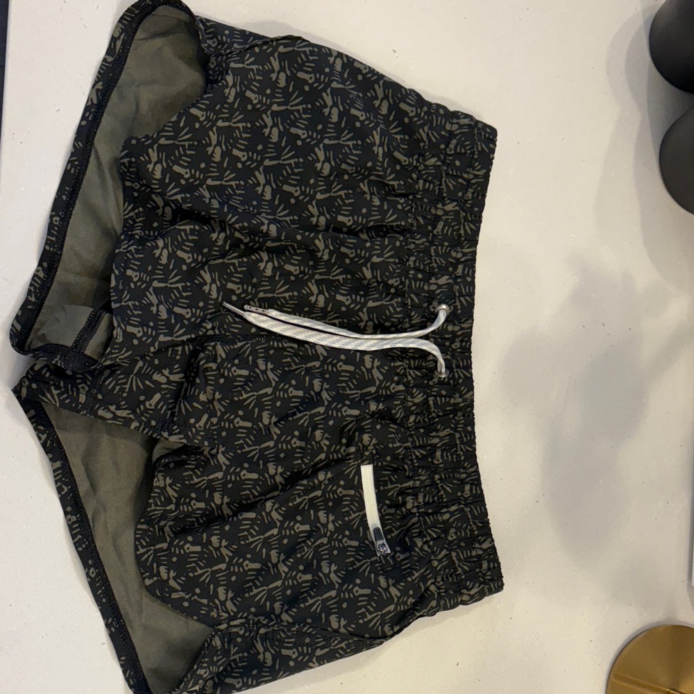 Vuori Women's Black and Tan Patterned Athletic Shorts